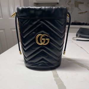 GUCCI GG Marmont Mini Bucket Bag